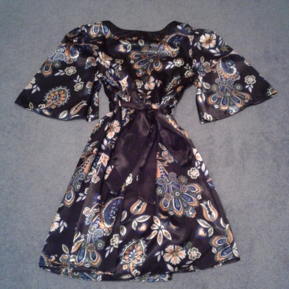 Mini dress - Picture 2 of 6